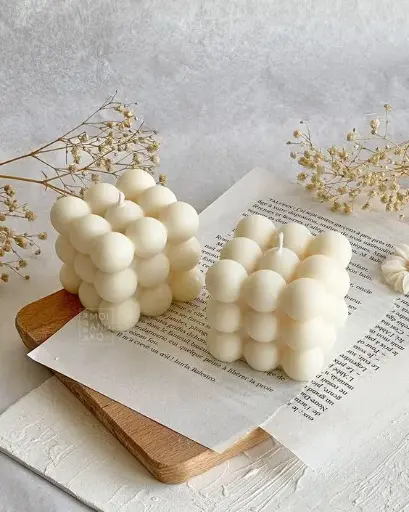 VANILLA BUBBLE CUBE CANDLES